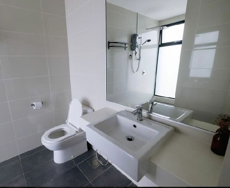 Servis Apartment untuk Disewa di Southkey Mosaic - Yumi Liow - Bathroom - PropertyGuru.com.my