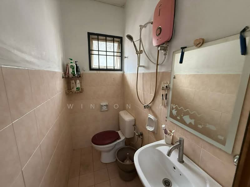 Townhouse for Sale in Taman Tampoi Indah (Tampoi) - Winson Tan - Bathroom - PropertyGuru.com.my