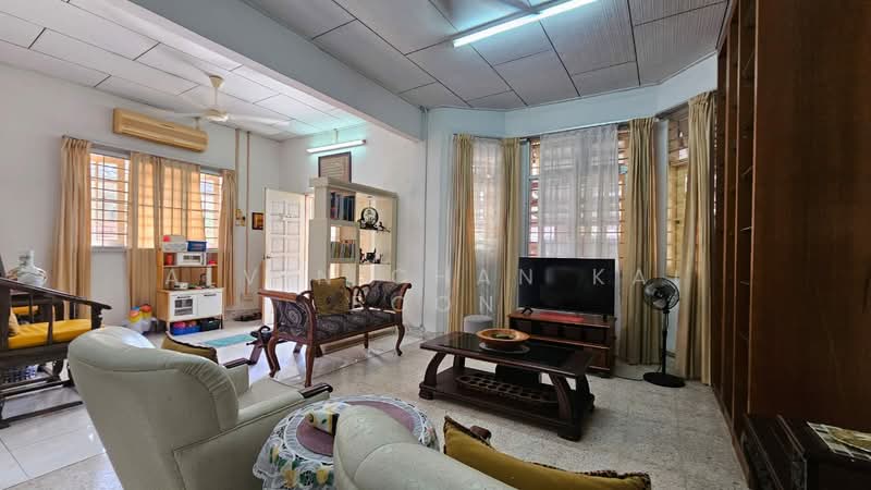 Bungalow for Sale in Taman Melaka Jaya (Batu Berendam) - Alvin Chan Kai Boon - Living Room - PropertyGuru.com.my