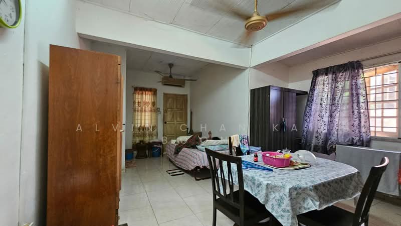 Bungalow for Sale in Taman Melaka Jaya (Batu Berendam) - Alvin Chan Kai Boon - Bedroom - PropertyGuru.com.my