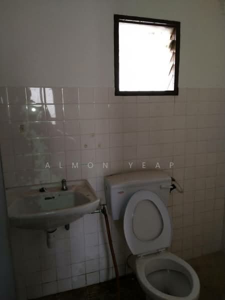 Rumah Teres untuk Disewa di Desa Setapak (Wangsa Maju) - Almon Yeap - Bathroom - PropertyGuru.com.my