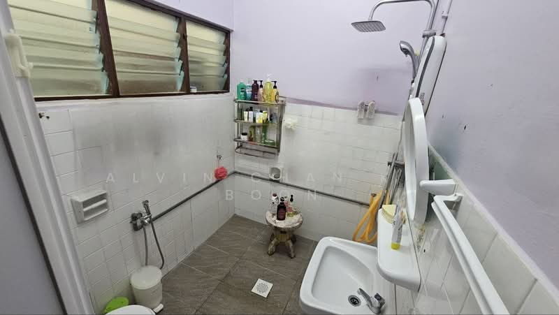 Semi-Detached House for Sale in Ayer Keroh (Melaka) - Alvin Chan Kai Boon - Bathroom - PropertyGuru.com.my