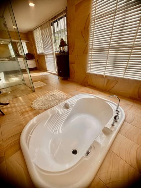 Bungalow for Sale in Leisure Farm (Gelang Patah) - Sam . - Bathroom - PropertyGuru.com.my