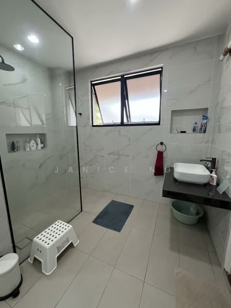 Rumah Teres 2.5 Tingkat untuk Disewa di Sierramas (Sungai Buloh) - Janice Ng - Bathroom - PropertyGuru.com.my