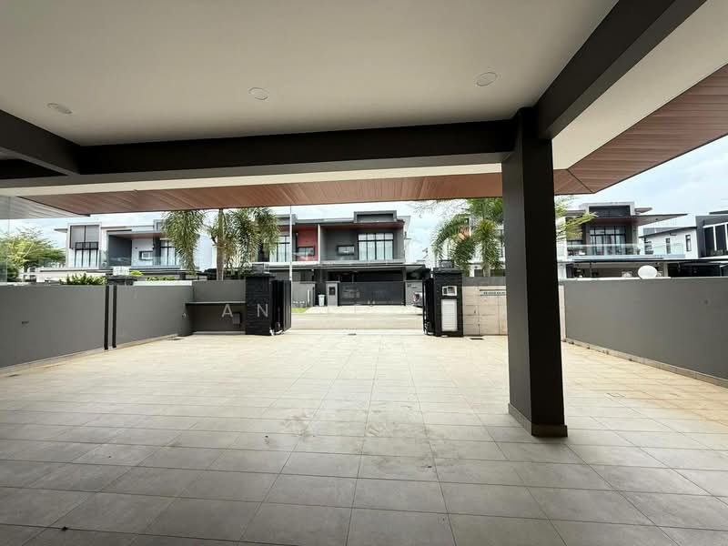Cluster House for Sale in Taman Gaya (Ulu Tiram) - Annie Tee - Exterior - PropertyGuru.com.my