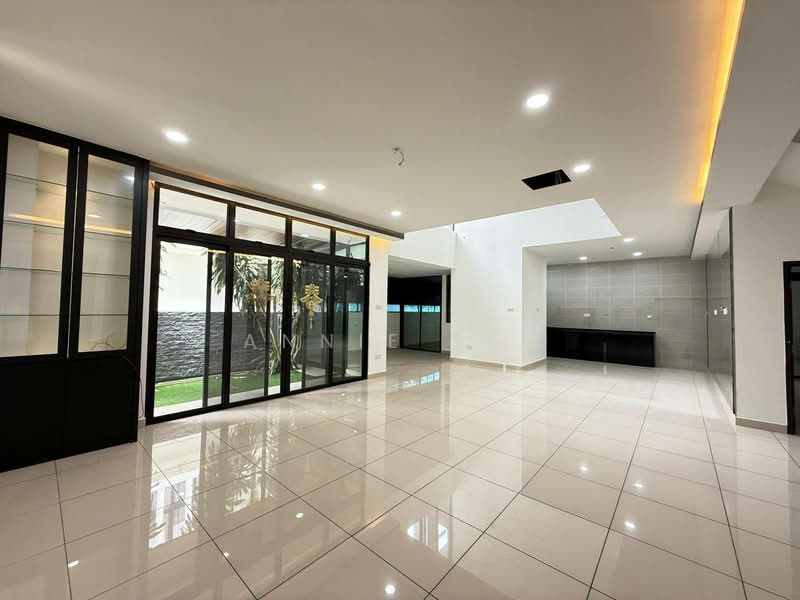 Cluster House for Sale in Taman Gaya (Ulu Tiram) - Annie Tee - Living Room - PropertyGuru.com.my