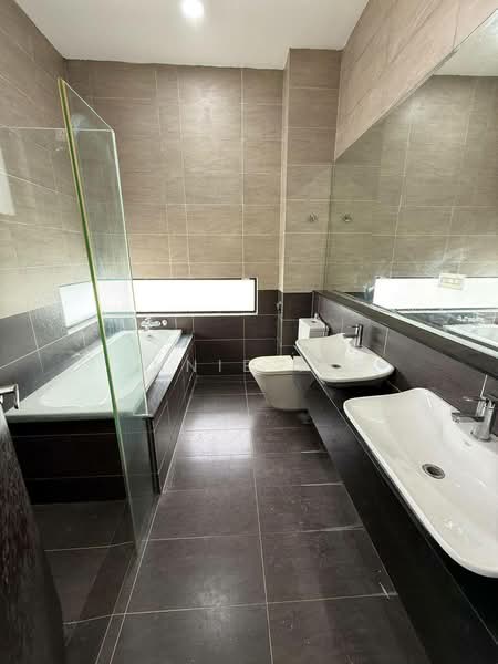 Cluster House for Sale in Taman Gaya (Ulu Tiram) - Annie Tee - Bathroom - PropertyGuru.com.my