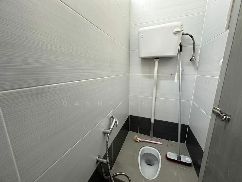 2-storey Terraced House for Sale in Taman Bukit Rawang Jaya (Rawang) - Danny Wong - Bathroom - PropertyGuru.com.my