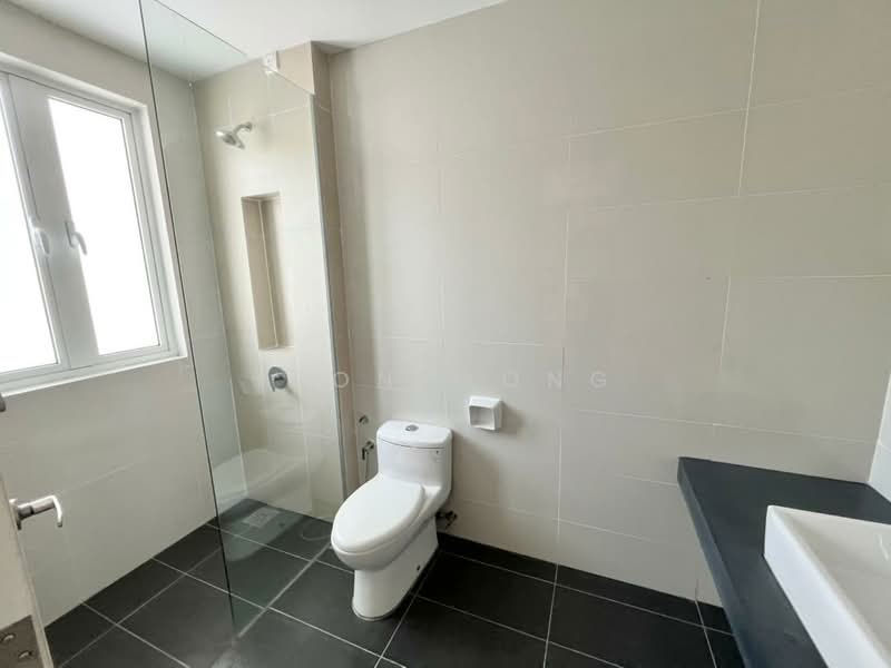 3.5-storey Terraced House for Sale in New Green Park (Rawang) - Leon Wong - Bathroom - PropertyGuru.com.my