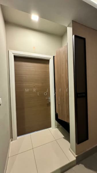 Service Residence for Sale at Aria - Mr Jeff Low - Entrance - PropertyGuru.com.my