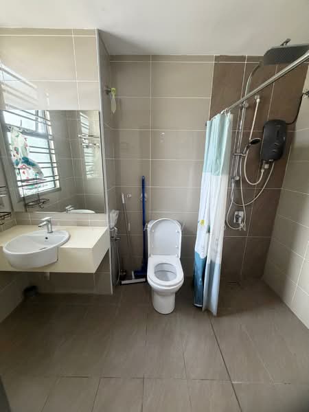 Rumah Teres 2 Tingkat untuk Disewa di Taman Mount Austin (Tebrau) - Alicia Voon - Bathroom - PropertyGuru.com.my
