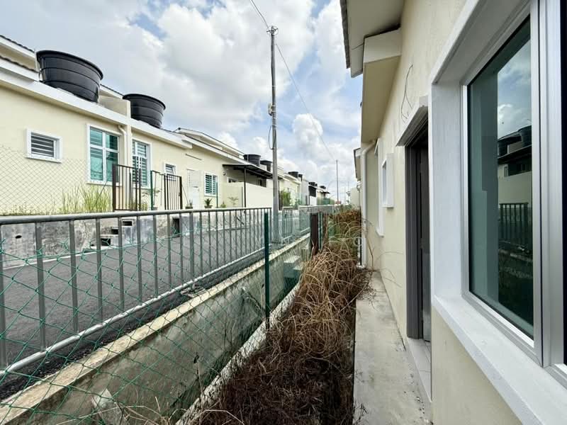 1-storey Terraced House for Sale in Alor Gajah (Melaka) - Kellyn Foo - Exterior - PropertyGuru.com.my