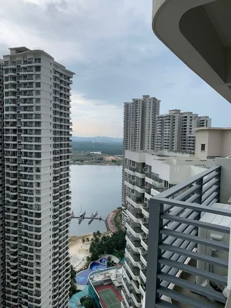 Kondominium untuk Disewa di Bay Point @ Country Garden Danga Bay - Joseph Goh - Balcony - PropertyGuru.com.my