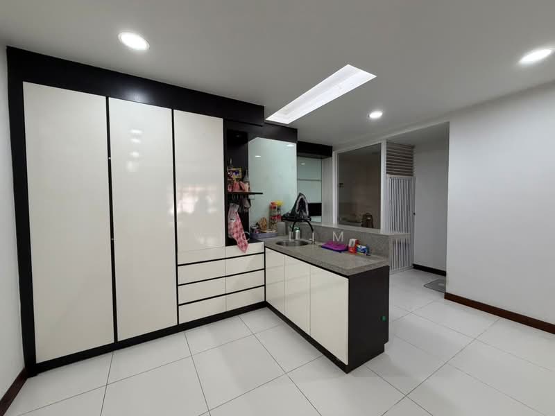 Rumah Berkembar untuk Dijual di Taman Perling (Perling) - Vic Lim - Kitchen - PropertyGuru.com.my