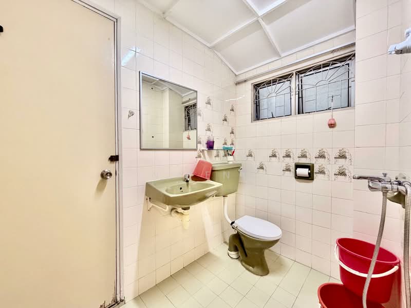 2-storey Terraced House for Sale in Taman Tun Dr Ismail (Kuala Lumpur) - Yin Peng . - Bathroom - PropertyGuru.com.my