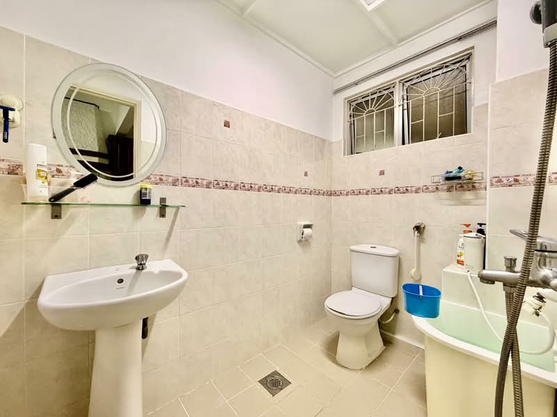 2-storey Terraced House for Sale in Taman Tun Dr Ismail (Kuala Lumpur) - Yin Peng . - Bathroom - PropertyGuru.com.my