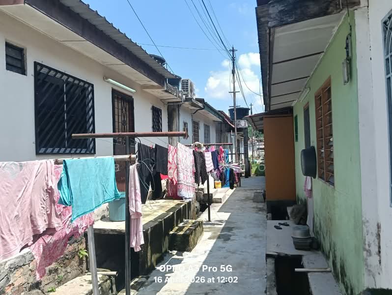 1-storey Terraced House for Sale in Taman Seri Timah (Seri Kembangan) - Bryan Cho - Exterior - PropertyGuru.com.my