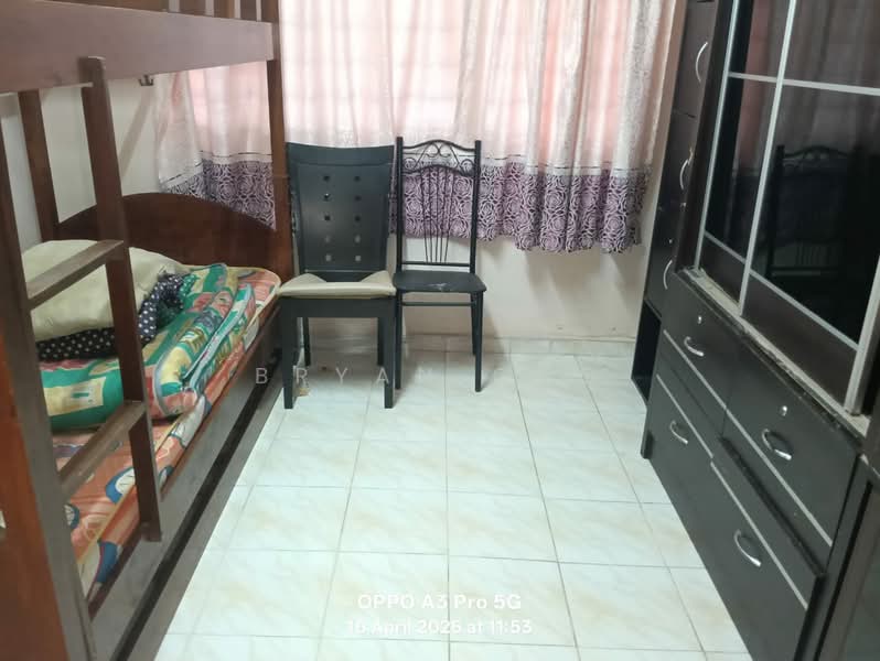 1-storey Terraced House for Sale in Taman Seri Timah (Seri Kembangan) - Bryan Cho - Bedroom - PropertyGuru.com.my