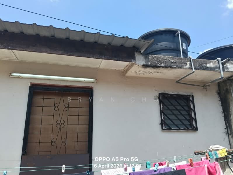 1-storey Terraced House for Sale in Taman Seri Timah (Seri Kembangan) - Bryan Cho - Exterior - PropertyGuru.com.my