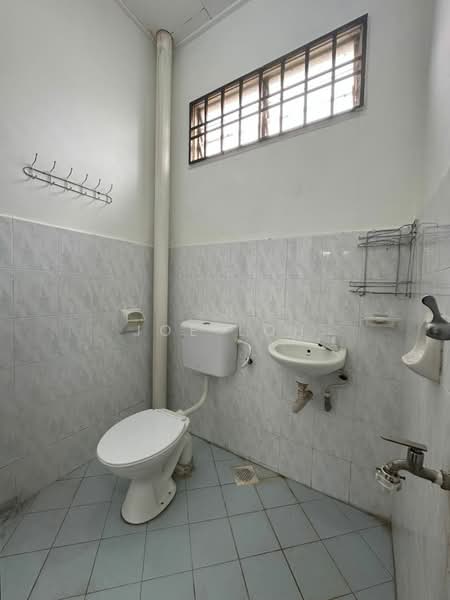 2-storey Terraced House for Rent in Johor Bahru (Johor) - Joe Loh - Bathroom - PropertyGuru.com.my