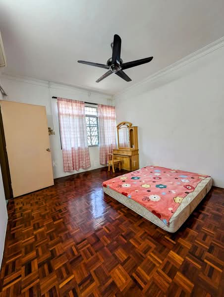Semi-Detached House for Sale in Taman Mayfair (Ipoh) - Karen Tan - Bedroom - PropertyGuru.com.my