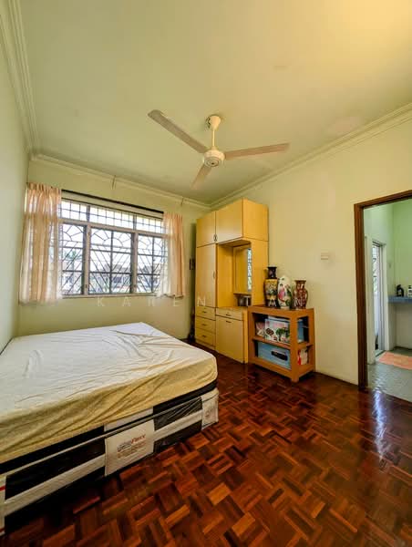 Semi-Detached House for Sale in Taman Mayfair (Ipoh) - Karen Tan - Bedroom - PropertyGuru.com.my