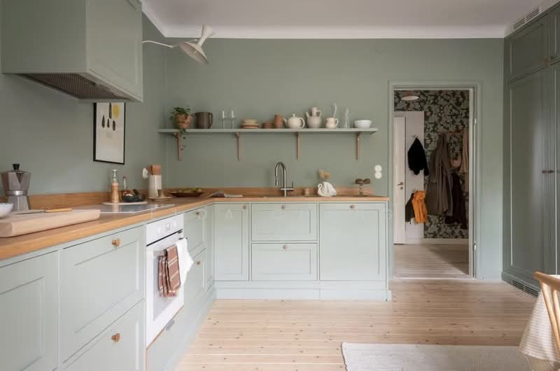 Service Residence for Sale at Crest Residence - Elda Chong - Kitchen - PropertyGuru.com.my