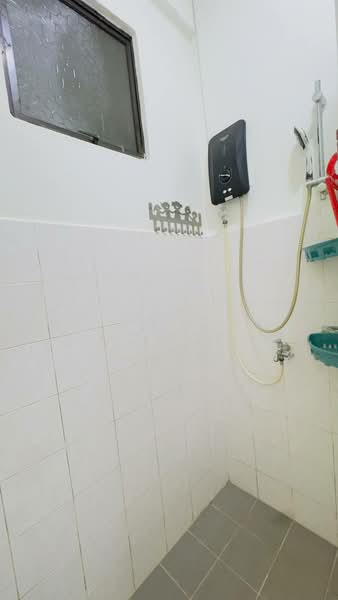 Rumah Teres 1 Tingkat untuk Disewa di Taman Bukit Jaya (Ulu Tiram) - Evelyn Heng - Bathroom - PropertyGuru.com.my