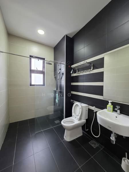 Semi-Detached House for Sale in Taman Iskandar (Johor Bahru) - Hong . - Bathroom - PropertyGuru.com.my