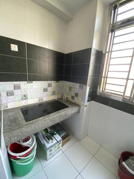 Service Residence for Rent at D'Inspire Residence (Inspira Bestari) - Finn Aw - Kitchen - PropertyGuru.com.my