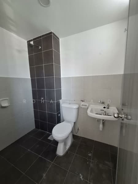 2-storey Terraced House for Rent in Bandar Baru Salak Tinggi (Sepang) - Rohani Daud - Bathroom - PropertyGuru.com.my