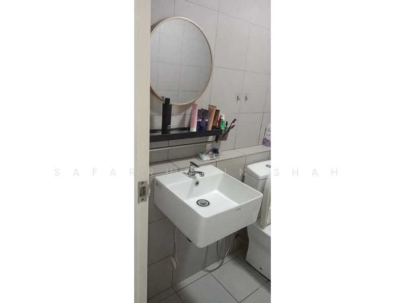 Condominium for Rent at Lakefront Homes - Safarruddin Shah - Bathroom - PropertyGuru.com.my