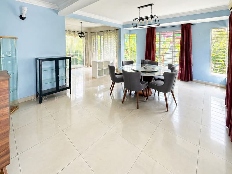 Rumah Banglo untuk Dijual di Seksyen 12 (Shah Alam) - Nor Azdlin Adnan - Dining Room - PropertyGuru.com.my