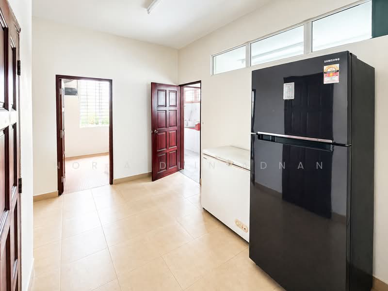 Rumah Banglo untuk Dijual di Seksyen 12 (Shah Alam) - Nor Azdlin Adnan - Interior - PropertyGuru.com.my