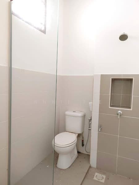 2.5-storey Terraced House for Sale in Bandar Seri Alam (Masai) - Annie Tee - Bathroom - PropertyGuru.com.my