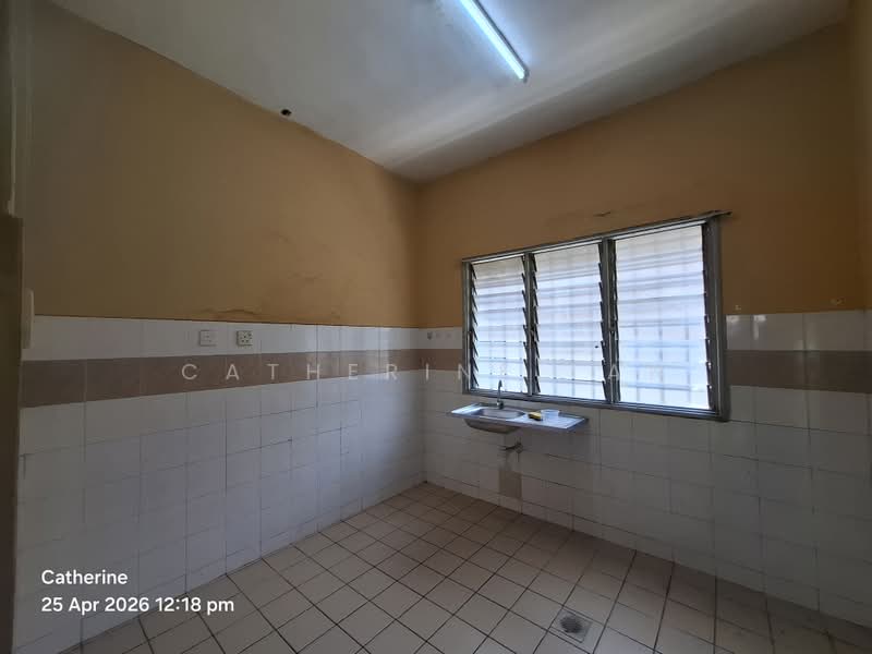 2-storey Terraced House for Sale in Putra Heights (Subang Jaya) - Catherine Tan - Kitchen - PropertyGuru.com.my
