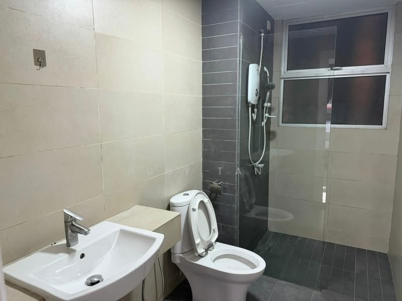 Pangsapuri untuk Dijual di Epic Residence - Ruby Tan - Bathroom - PropertyGuru.com.my