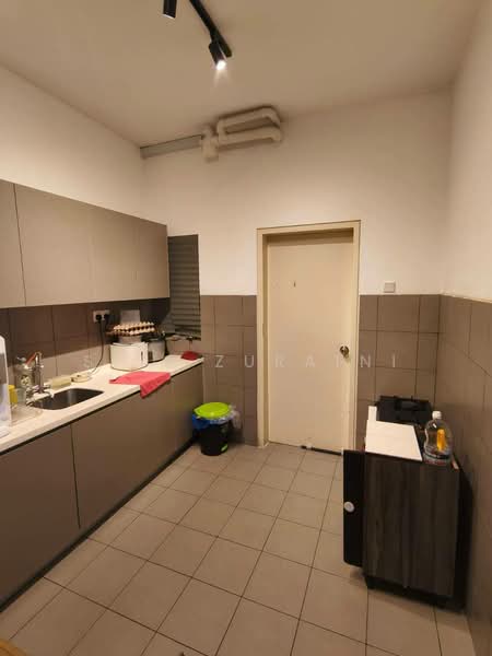 Condominium for Rent at Lakefront Residence - Siti Zuraini - Kitchen - PropertyGuru.com.my