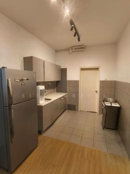 Condominium for Rent at Lakefront Residence - Siti Zuraini - Kitchen - PropertyGuru.com.my