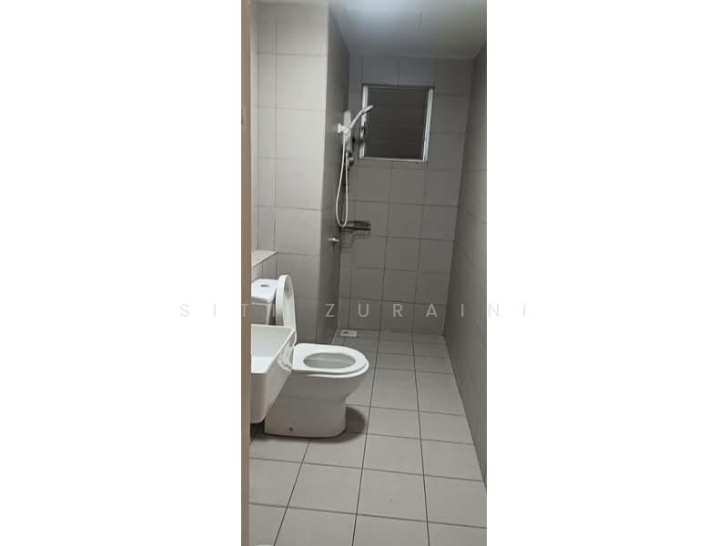 Condominium for Rent at Lakefront Residence - Siti Zuraini - PropertyGuru.com.my