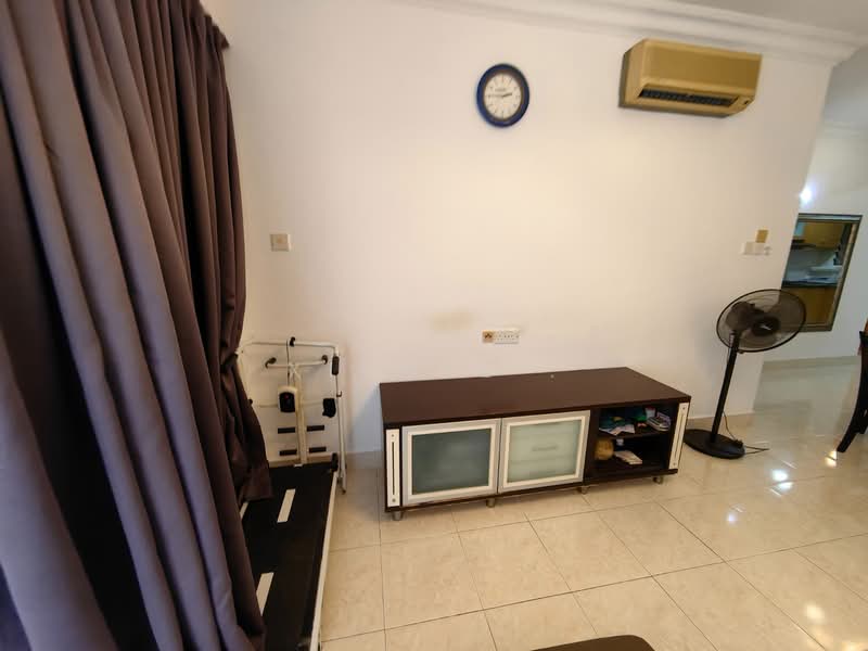 Kondominium untuk Disewa di Gurney Park Condominium - Xinnee . - Living Room - PropertyGuru.com.my