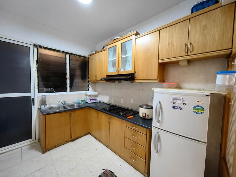 Kondominium untuk Disewa di Gurney Park Condominium - Xinnee . - Kitchen - PropertyGuru.com.my