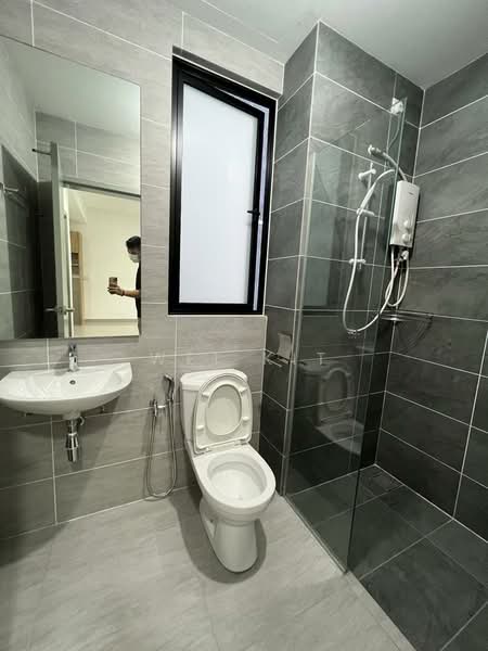 Servis Apartment untuk Disewa di Paramount Utropolis - Wei Kit - Bathroom - PropertyGuru.com.my
