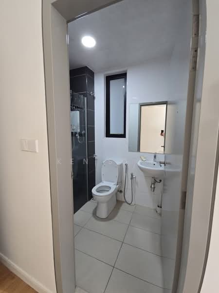 Servis Apartment untuk Disewa di Utropolis Suites 2 - Ken Soon - Bathroom - PropertyGuru.com.my