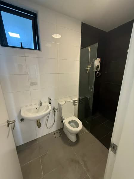 Service Residence for Rent at Utropolis Suites 2 - Wei Kit - Bathroom - PropertyGuru.com.my