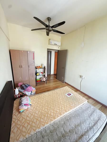 Apartment for Rent at Zennith Suites (Pangsapuri Kebun Teh) - Alicia Shum - Bedroom - PropertyGuru.com.my