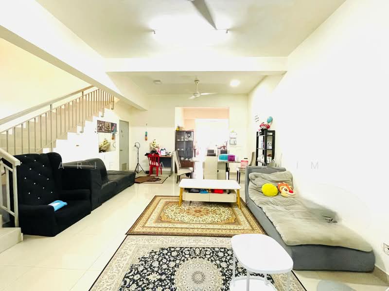 Rumah Teres untuk Dijual di Sepang (Selangor) - Arif Halim Halim - Living Room - PropertyGuru.com.my
