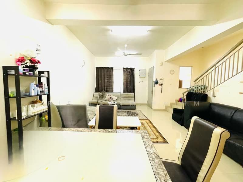 Rumah Teres untuk Dijual di Sepang (Selangor) - Arif Halim Halim - Living Room - PropertyGuru.com.my