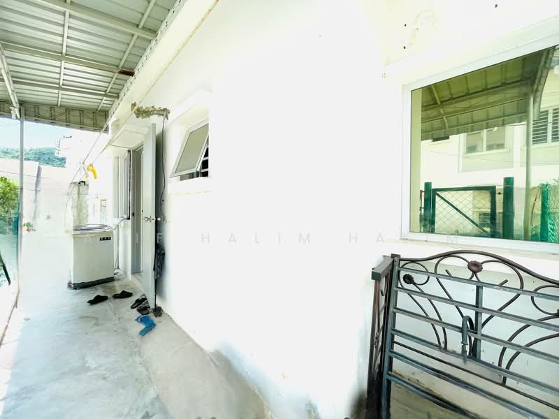 Rumah Teres untuk Dijual di Sepang (Selangor) - Arif Halim Halim - Exterior - PropertyGuru.com.my