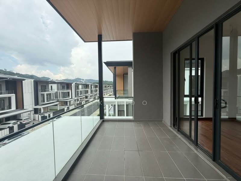 Semi-Detached House for Sale in Kota Damansara (Selangor) - CK Hoo - Balcony - PropertyGuru.com.my